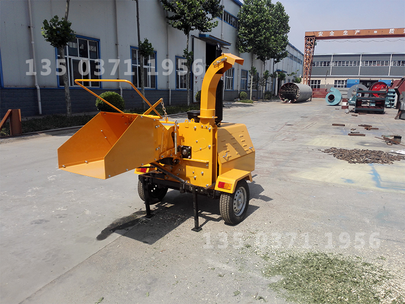洛陽(yáng)市小型柴油樹(shù)枝粉碎機(jī)